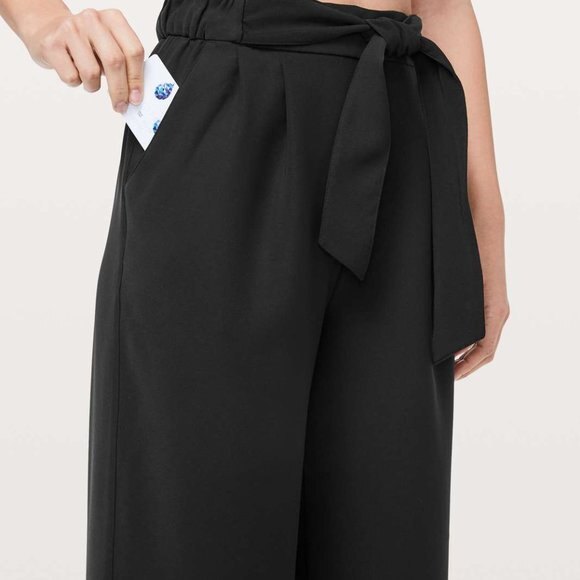 Lululemon Black Noir Crop Pants Size 6 - Picture 6 of 15